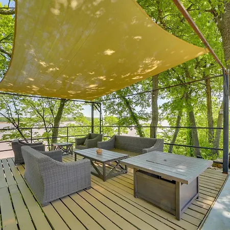 Waterfront Retreat With Deck On Lake Eufaula!